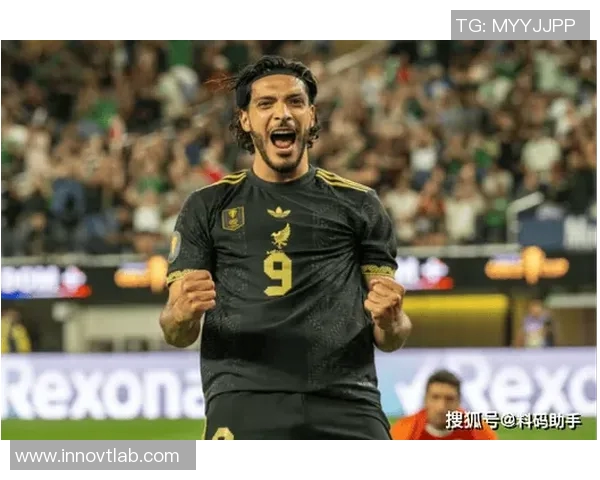 足球明星劳尔的妻子美丽瞬间大揭秘,看看她的魅力与风采如何吸引众人目光 足球明星劳尔的妻子美丽瞬间大揭秘,看看她的魅力与风采如何吸引众人目光